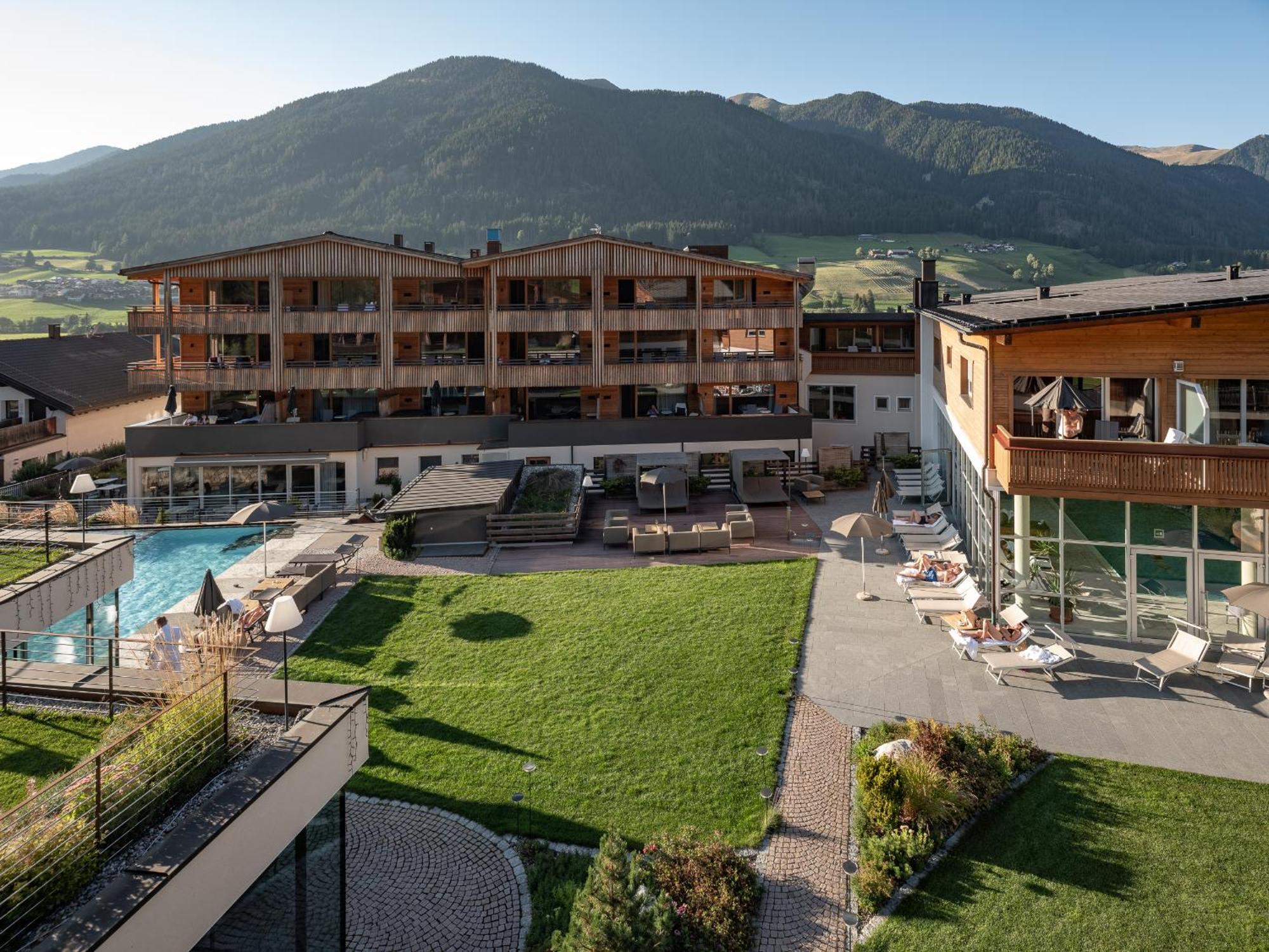Alpine Nature Hotel Stoll Planca di Sopra Bagian luar foto